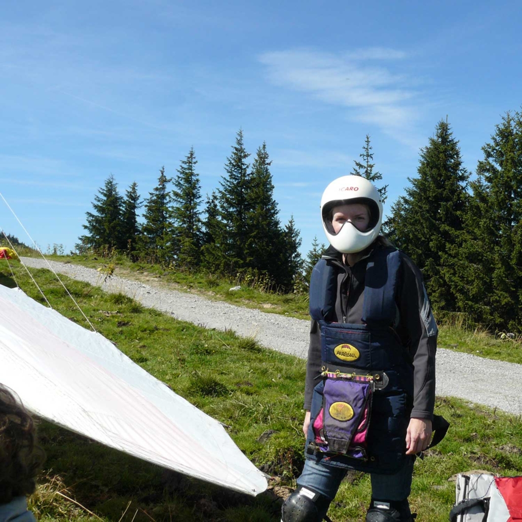 Canadian artist, Tanja, on a hang gliding adventure for creative exploration.